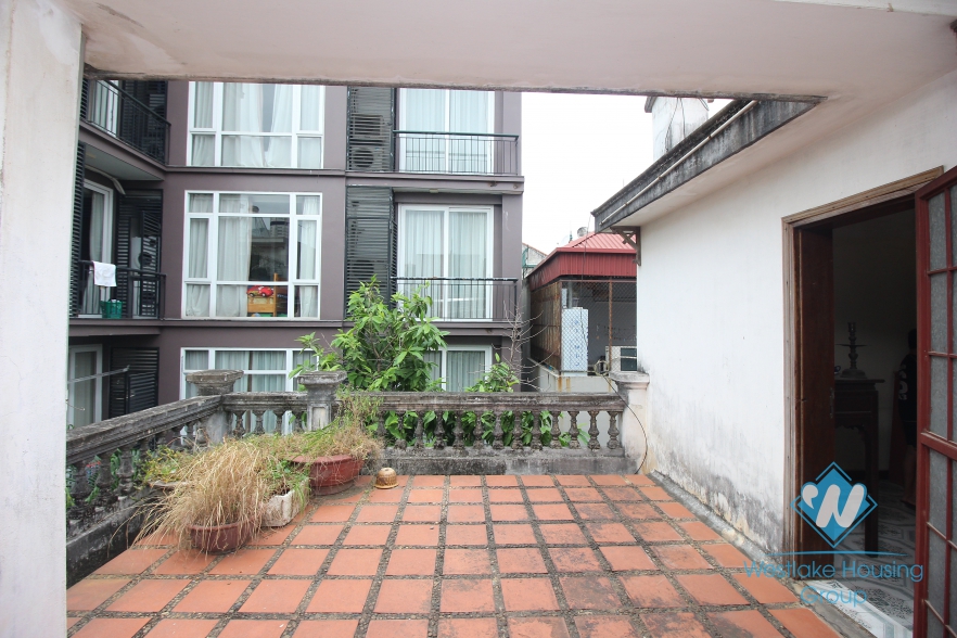 Unfirnished house with cheap price for rent in Tay Ho, Hanoi