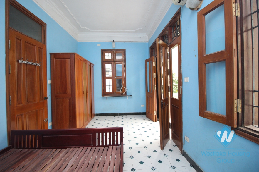 Unfirnished house with cheap price for rent in Tay Ho, Hanoi
