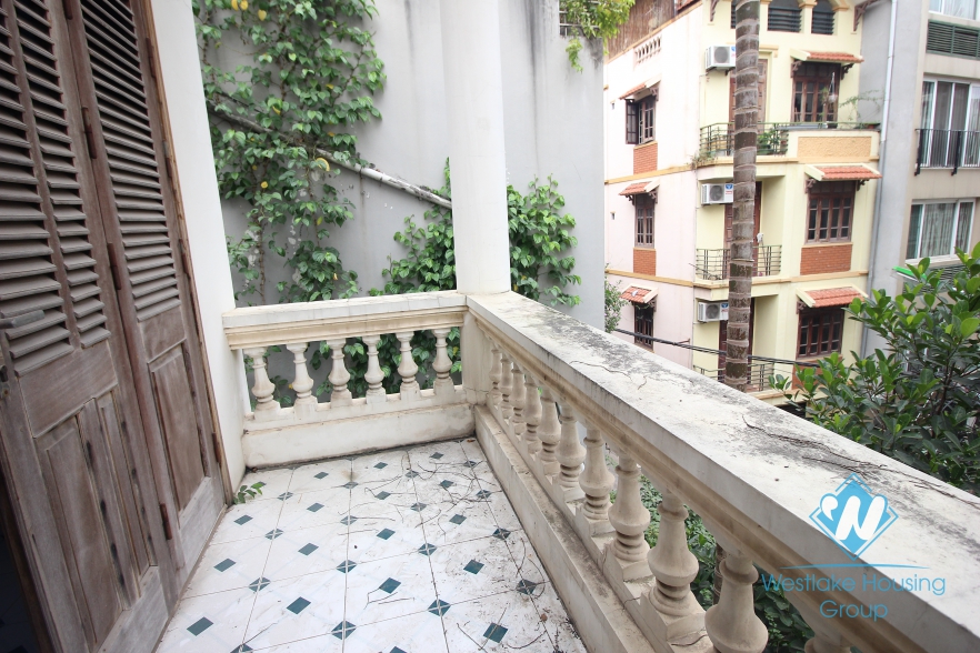 Unfirnished house with cheap price for rent in Tay Ho, Hanoi