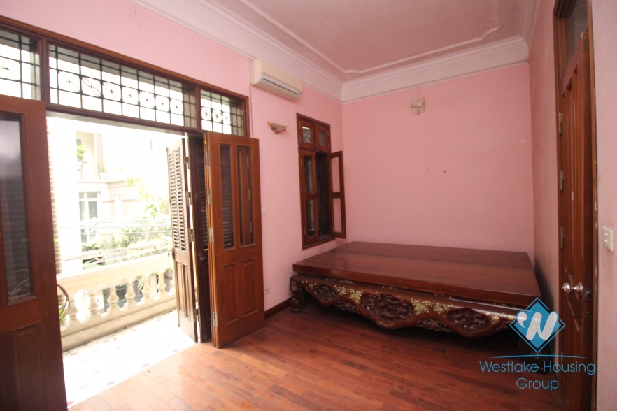 Unfirnished house with cheap price for rent in Tay Ho, Hanoi