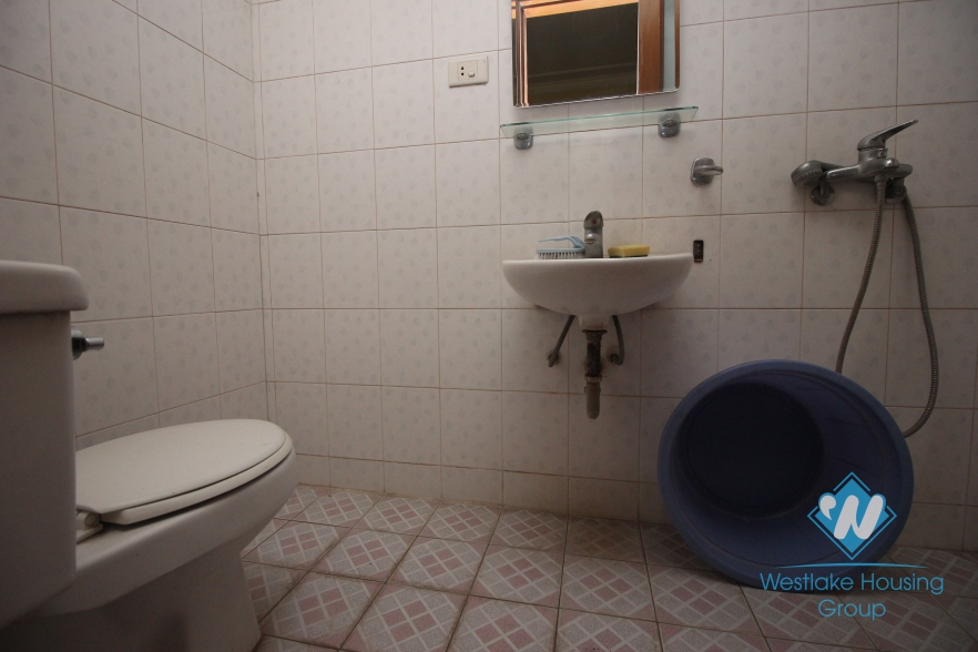 Unfirnished house with cheap price for rent in Tay Ho, Hanoi