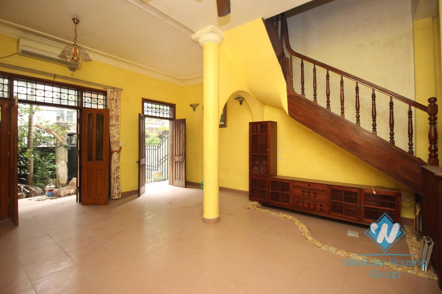Unfirnished house with cheap price for rent in Tay Ho, Hanoi