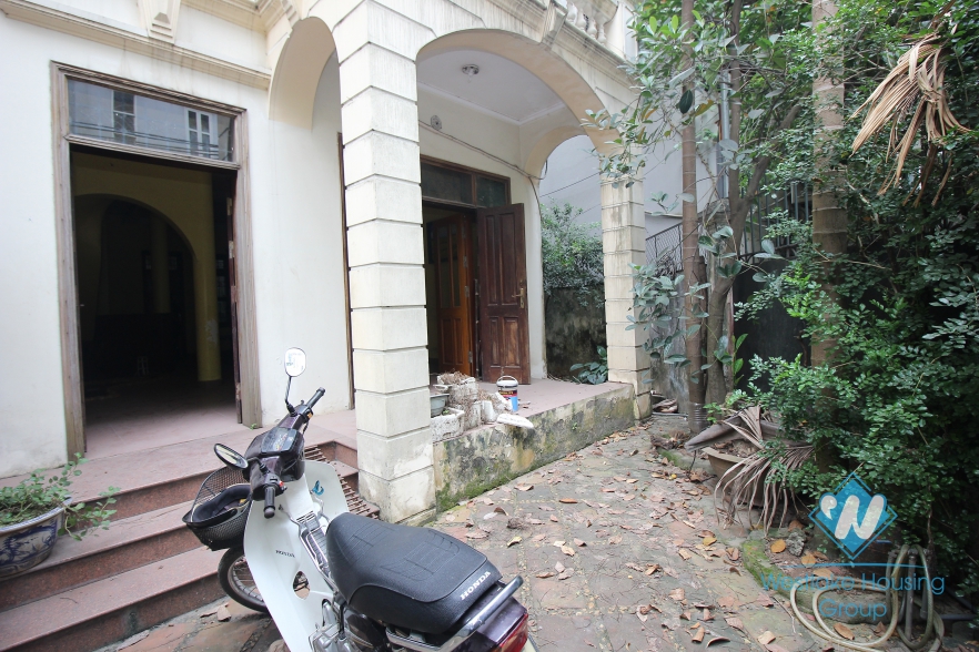 Unfirnished house with cheap price for rent in Tay Ho, Hanoi