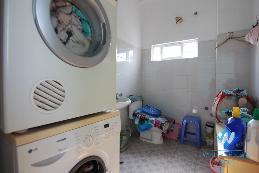 Budget 6 bedroom house for rent in Tay Ho, Ha Noi