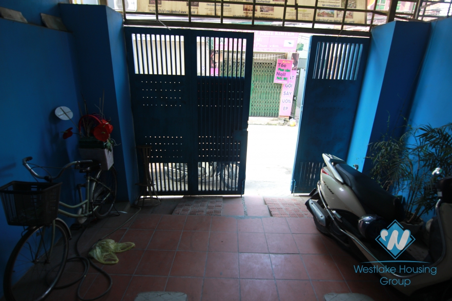 Budget 6 bedroom house for rent in Tay Ho, Ha Noi