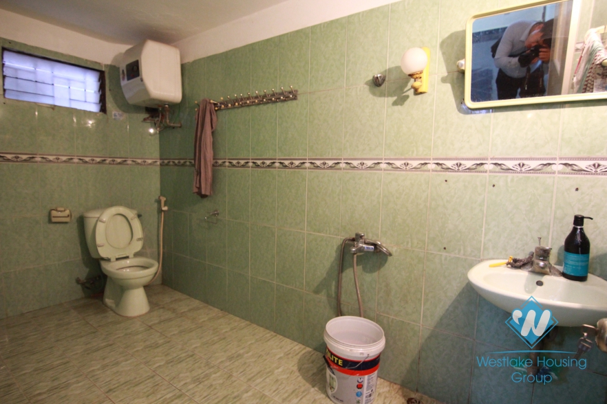 Unfurnished house for rent in Au Co street, Tay Ho district, Ha Noi