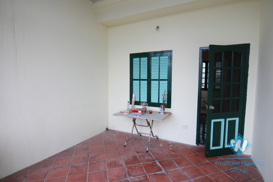 Unfurnished house for rent in Au Co street, Tay Ho district, Ha Noi