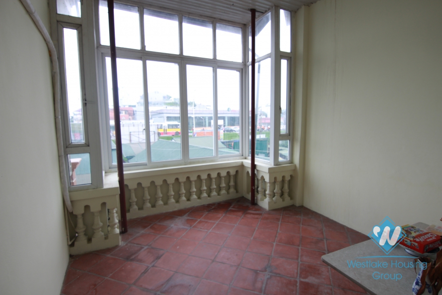 Unfurnished house for rent in Au Co street, Tay Ho district, Ha Noi