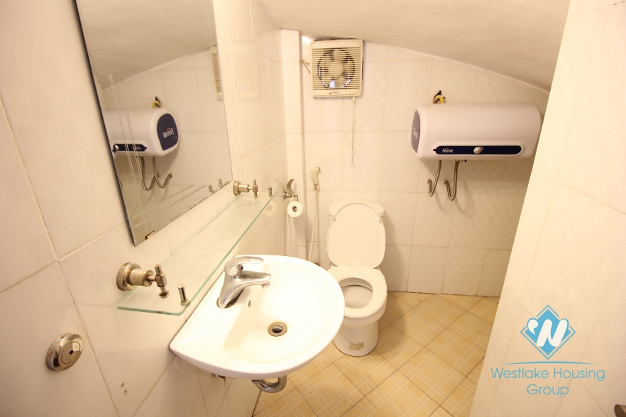 Large house with 5 bedrooms and 5 bathrooms for rent in Tay Ho, Hanoi