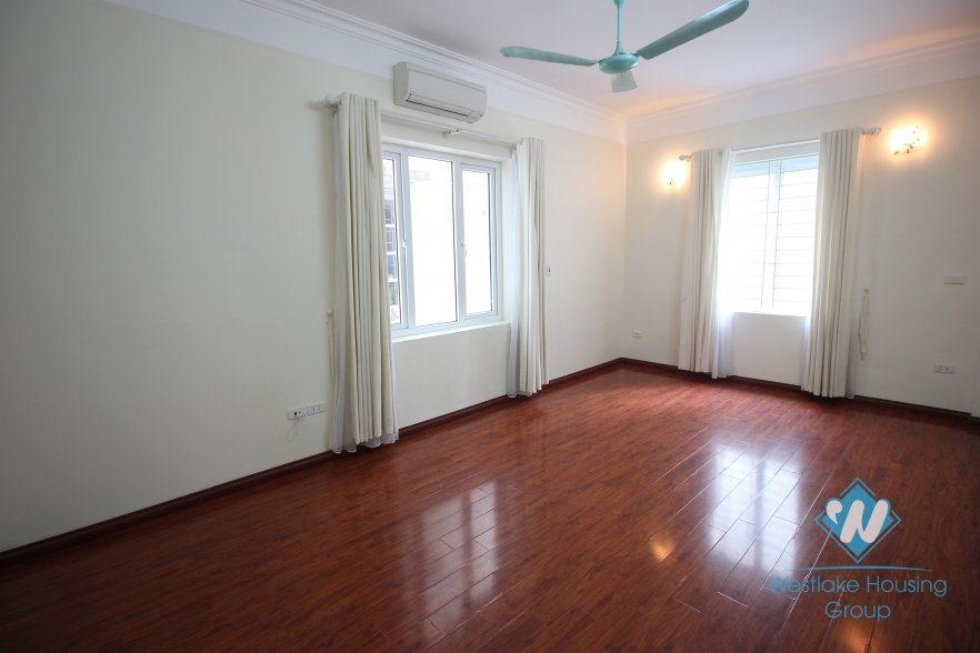 Large house with 5 bedrooms and 5 bathrooms for rent in Tay Ho, Hanoi