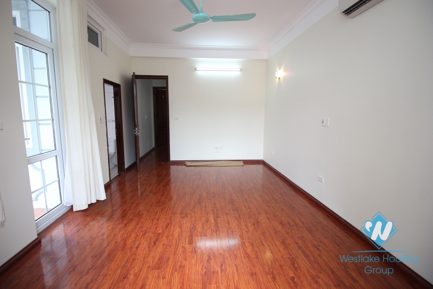 Large house with 5 bedrooms and 5 bathrooms for rent in Tay Ho, Hanoi