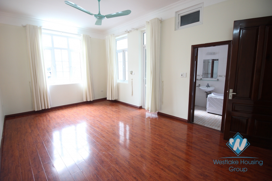 Large house with 5 bedrooms and 5 bathrooms for rent in Tay Ho, Hanoi