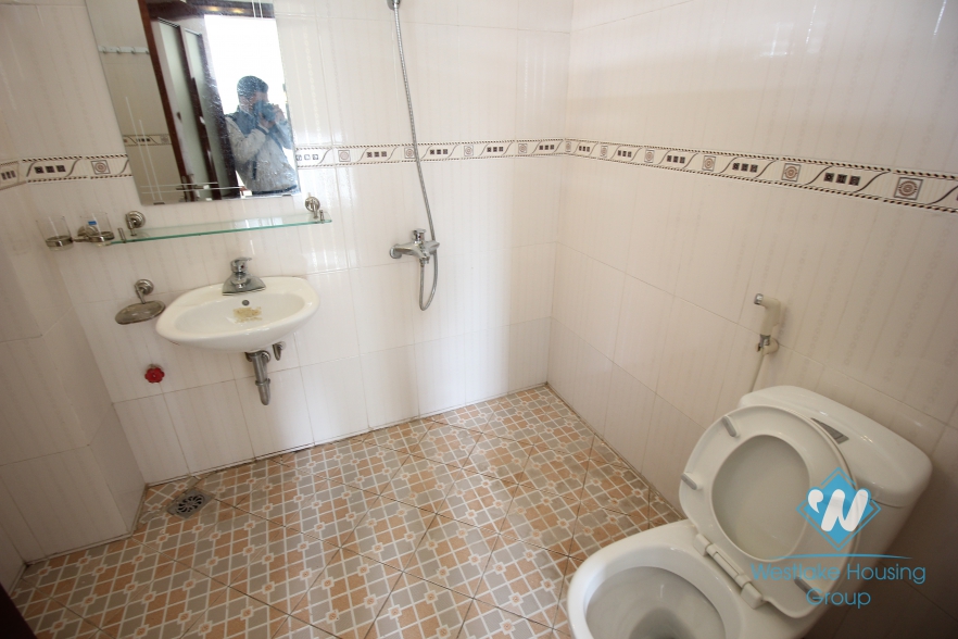 Large house with 5 bedrooms and 5 bathrooms for rent in Tay Ho, Hanoi