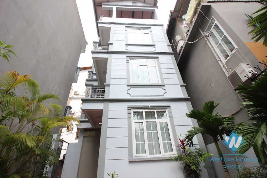 Large house with 5 bedrooms and 5 bathrooms for rent in Tay Ho, Hanoi