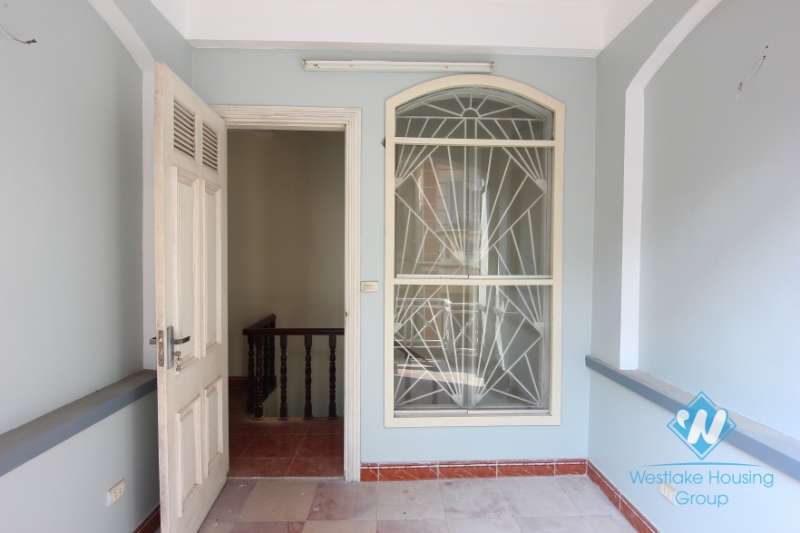 Nice and quiet house with 3 bedrooms for rent in Tay Ho area 