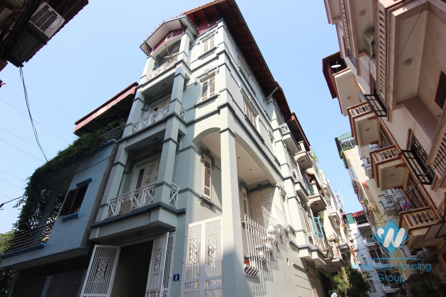Nice and quiet house with 3 bedrooms for rent in Tay Ho area 