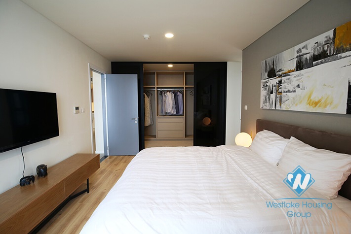 Beautiful and new apartment for rent in Water Mark building