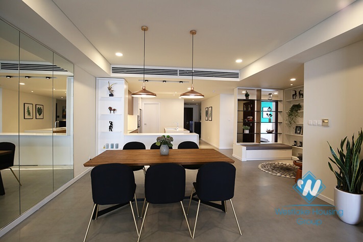 Beautiful and new apartment for rent in Water Mark building