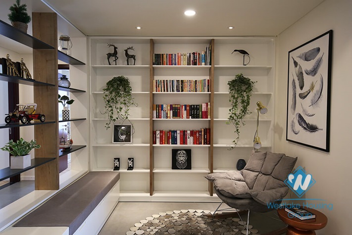 Beautiful and new apartment for rent in Water Mark building