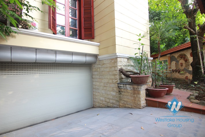 A 600 sqm villa with garden yard and terrace available for rent in Tay Ho