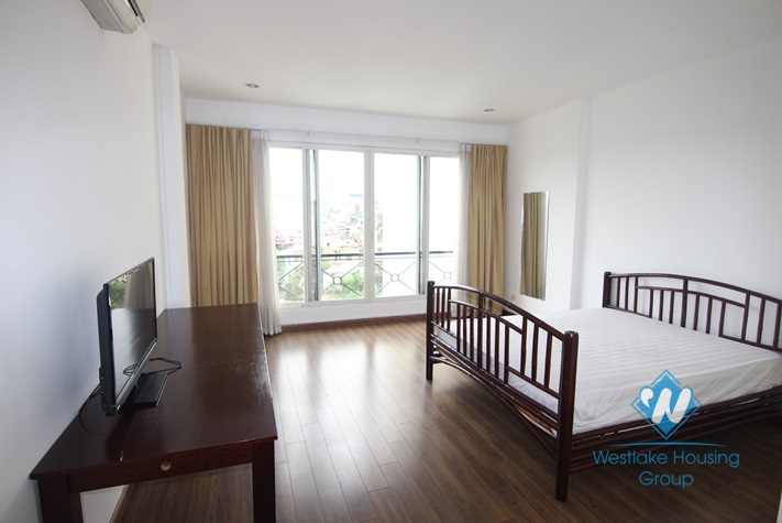 Lake view with big balcony apartment for rent in Xuan Dieu st, tay Ho district 