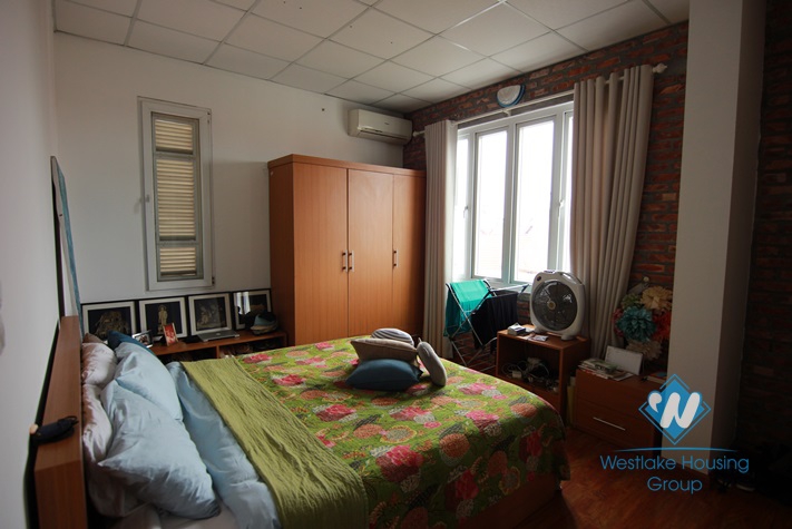 Big balcony apartment with one bedroom for rent in Tay Ho area