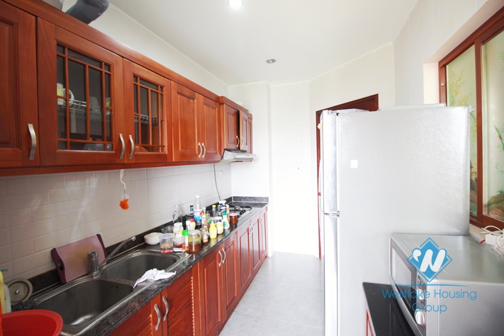 Nice and lake view apartment for rent in Ngoc Khanh Street, Ba Dinh, Hanoi.