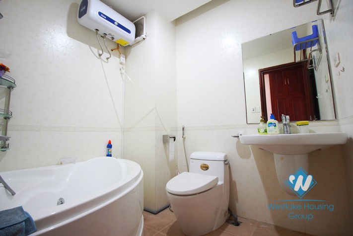 Nice and lake view apartment for rent in Ngoc Khanh Street, Ba Dinh, Hanoi.