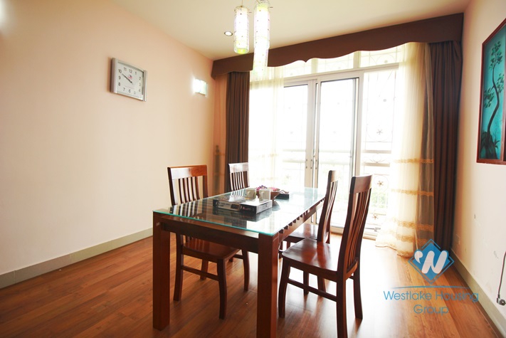 Nice and lake view apartment for rent in Ngoc Khanh Street, Ba Dinh, Hanoi.