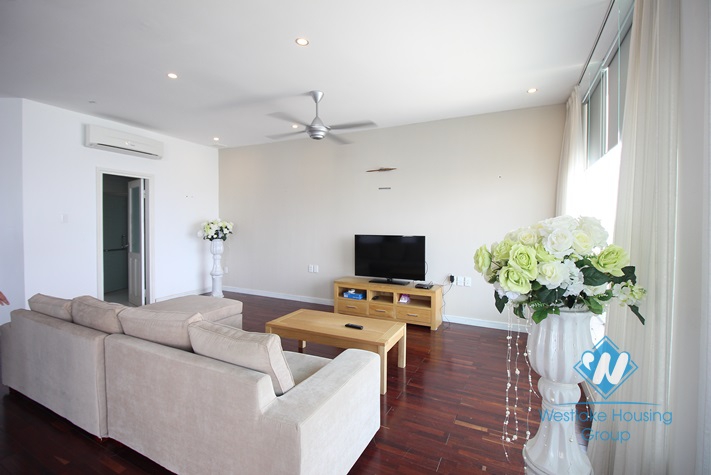 Spacious apartment for rent with unbelievable large balcony and beautiful lakeview
