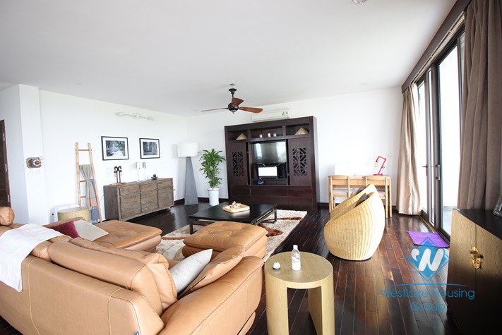 Stunning serviced apartment with great lake view for rent in Tay Ho, Hanoi