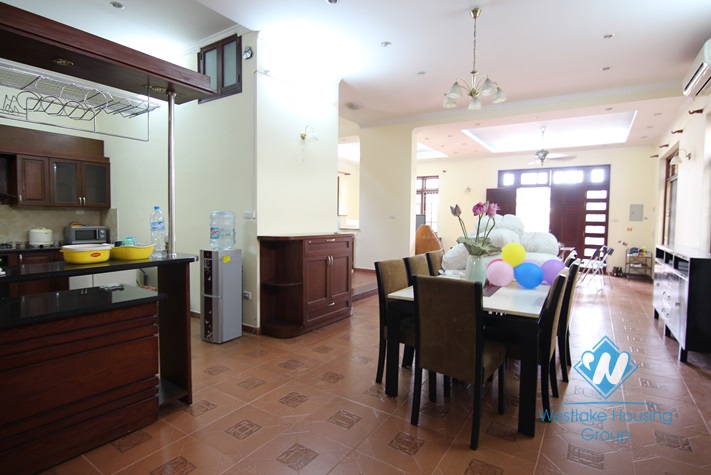 Lovely house with courtyard for rent in Tay Ho