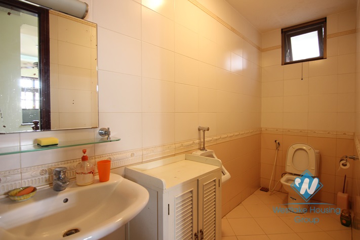 Lovely house with courtyard for rent in Tay Ho