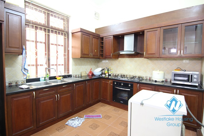 Lovely house with courtyard for rent in Tay Ho