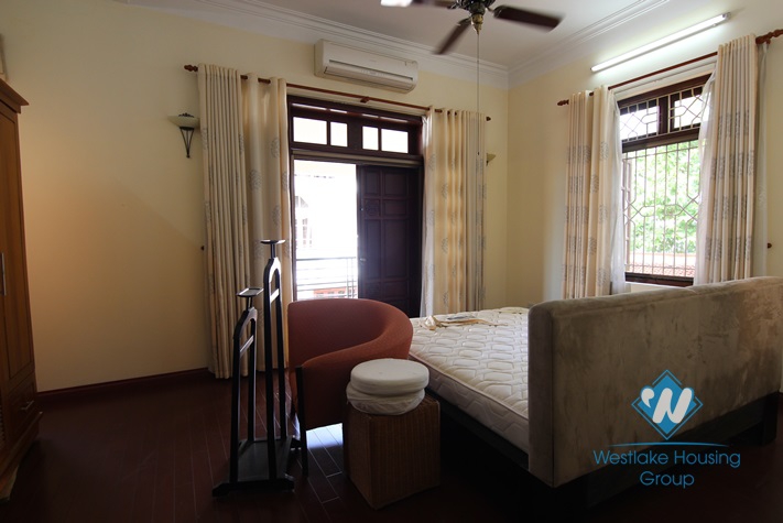 Lovely house with courtyard for rent in Tay Ho