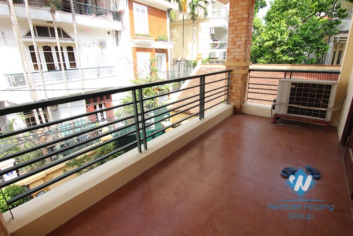 Lovely house with courtyard for rent in Tay Ho