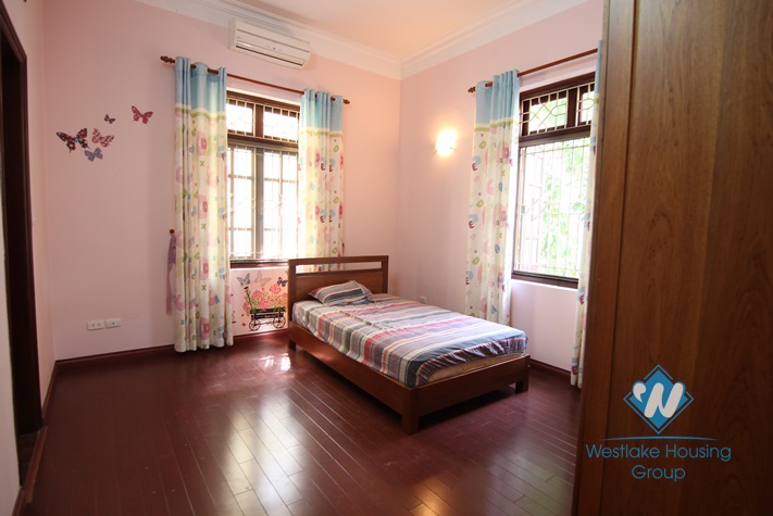 Lovely house with courtyard for rent in Tay Ho