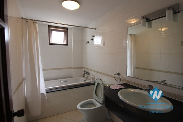 Lovely house with courtyard for rent in Tay Ho