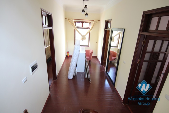 Lovely house with courtyard for rent in Tay Ho