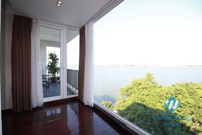 Lakeside apartment rental with beautiful view of Westlake