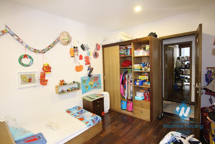 Nice apartment with lake view for rent in Dang Thai Mai st, Tay Ho district