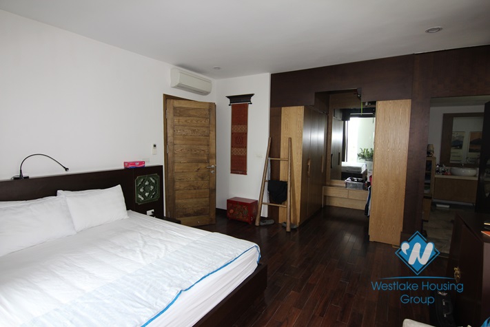 Nice apartment with lake view for rent in Dang Thai Mai st, Tay Ho district