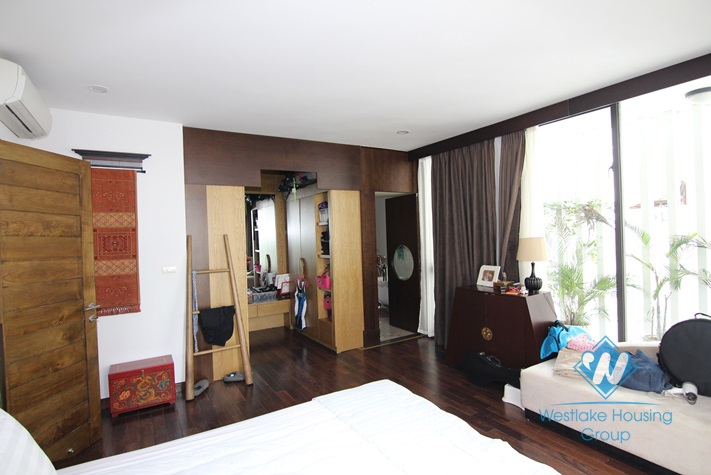 Nice apartment with lake view for rent in Dang Thai Mai st, Tay Ho district