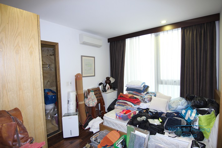 Nice apartment with lake view for rent in Dang Thai Mai st, Tay Ho district