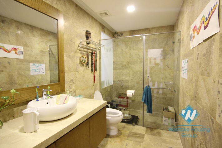 Nice apartment with lake view for rent in Dang Thai Mai st, Tay Ho district