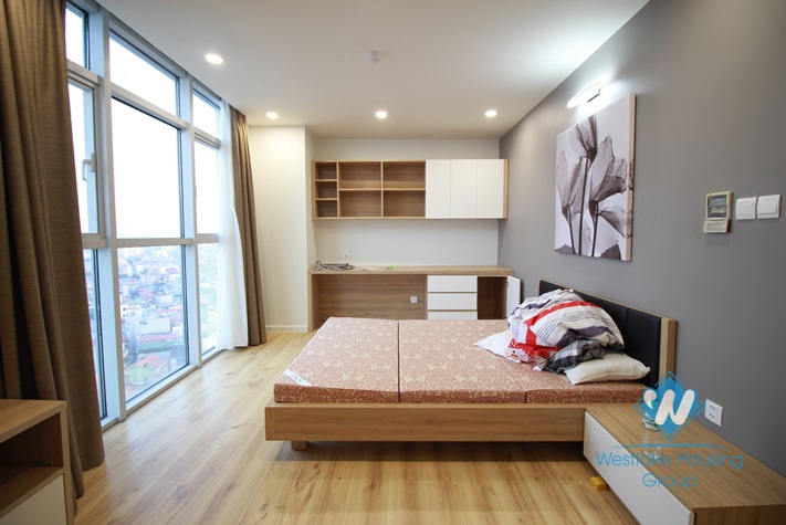 Modern and elegant apartment rental with stunning lakeview in Watermark Lac Long Quan