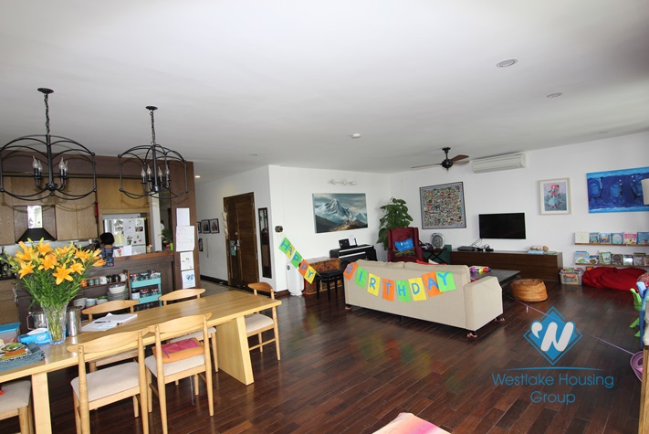 Nice apartment with lake view for rent in Dang Thai Mai st, Tay Ho district