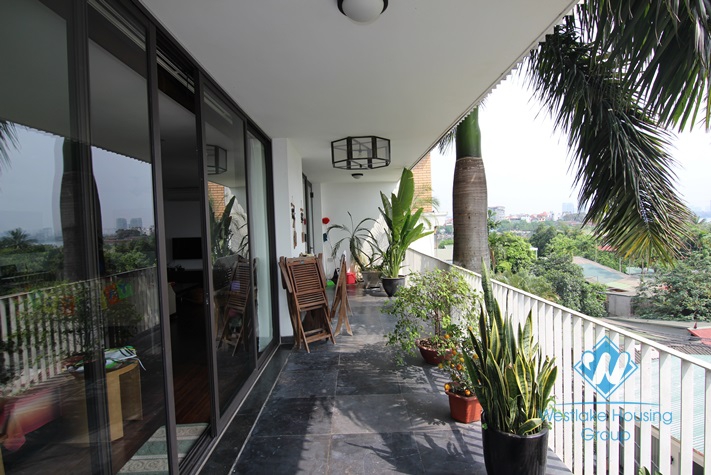 Nice apartment with lake view for rent in Dang Thai Mai st, Tay Ho district
