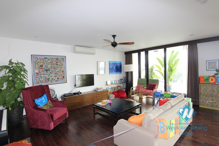 Nice apartment with lake view for rent in Dang Thai Mai st, Tay Ho district
