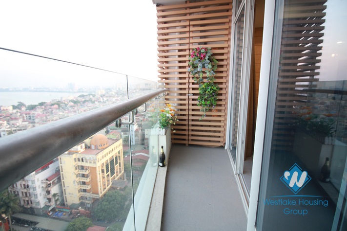 Modern and elegant apartment rental with stunning lakeview in Watermark Lac Long Quan
